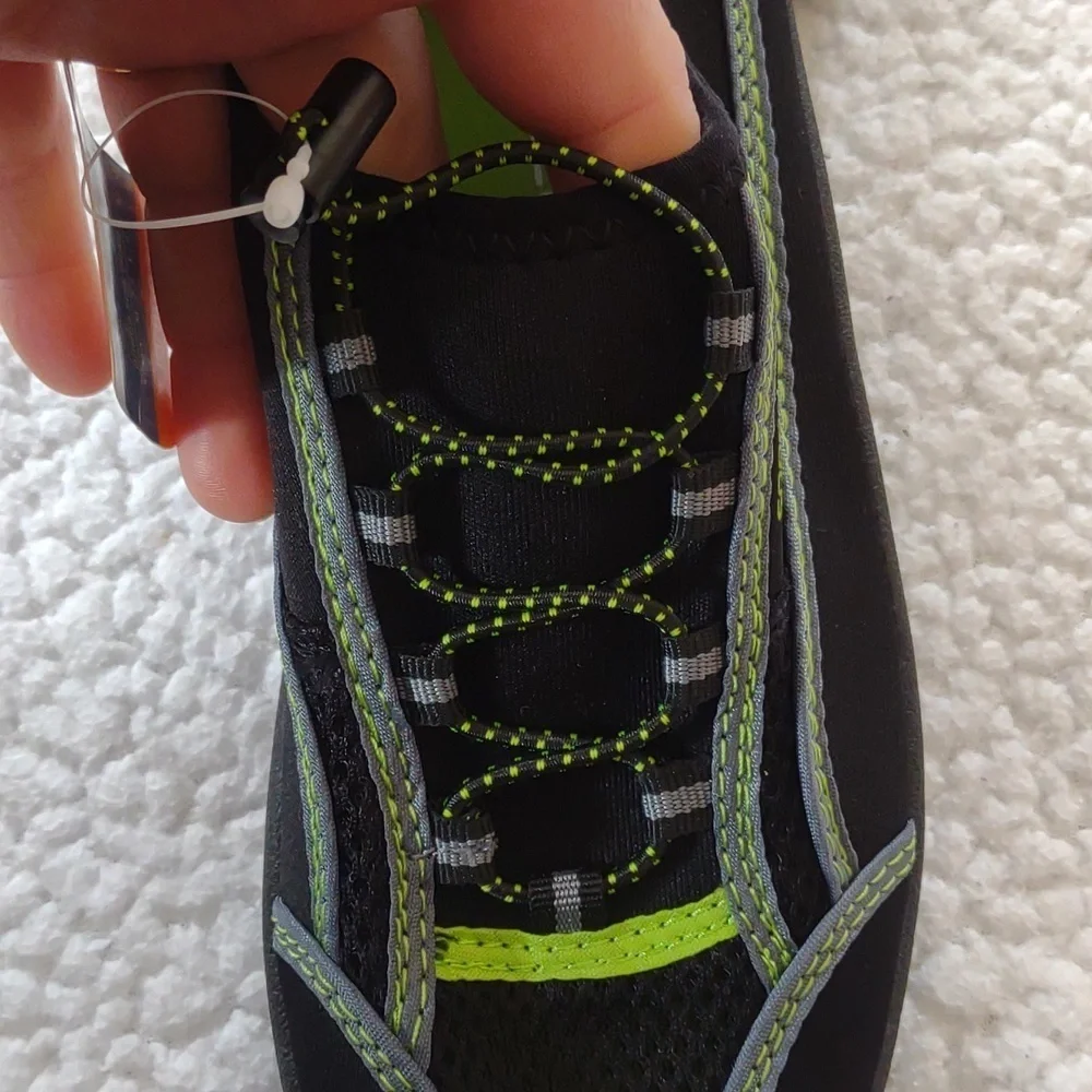 NWT Speedo Junior Water Shoes Size L(4/5)